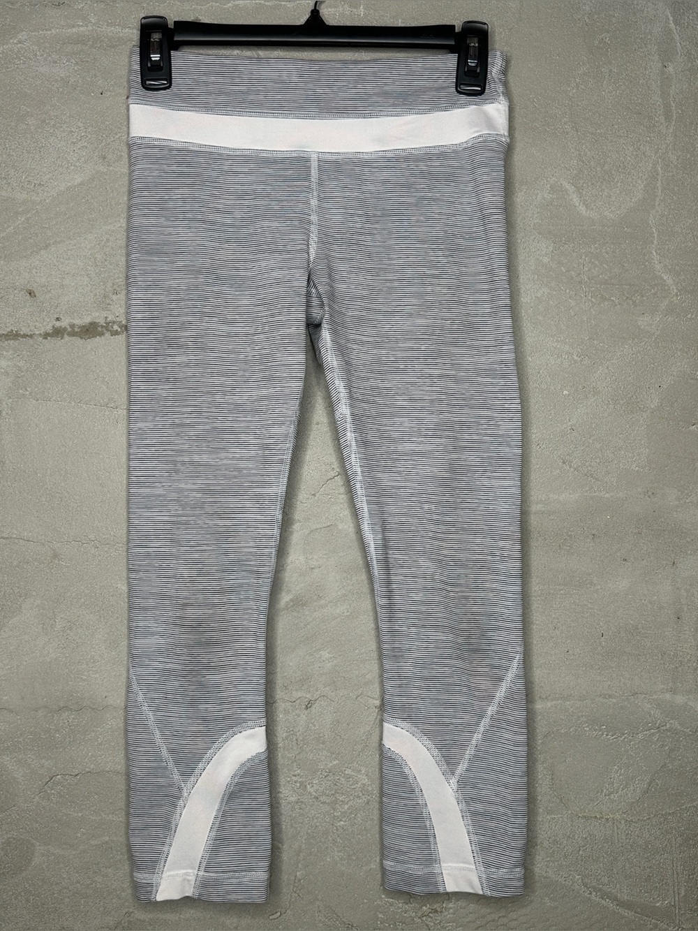 Lululemon Gray White Stripe Crop Leggings Size 4